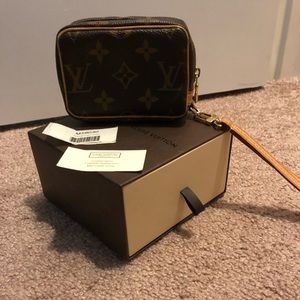Louis Vuitton trousse wapity mono